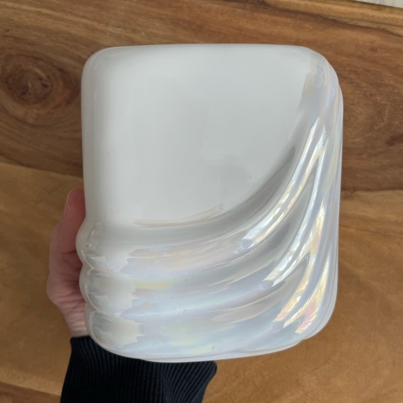 Vintage 80’s iridescence white vase - Picture 2 of 3